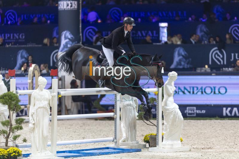 Jufer Alain (SUI) riding F One-s Son MM_Verona_20241109_SS358665.jpg